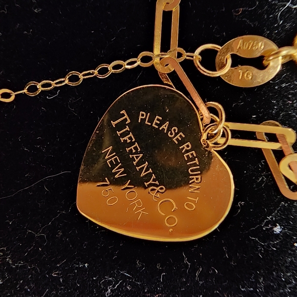 18k Necklace NWT Stamps 750 Solid Gold . - Picture 9 of 13